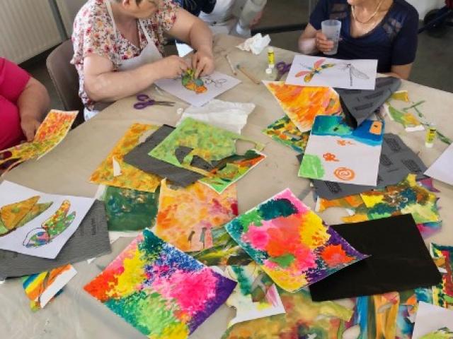  Scénographie participative à la résidence La Davrays pour embellir leur jardin