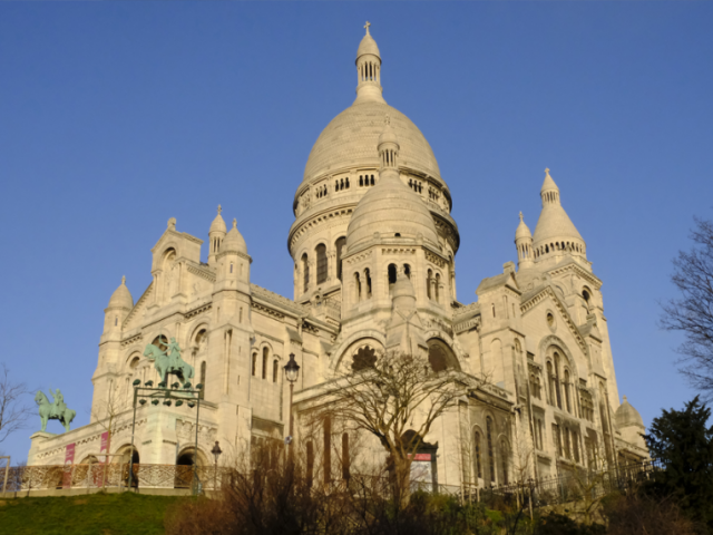 Parcours scénographie son et lumière dans la crypte du Sacré Coeur de Paris