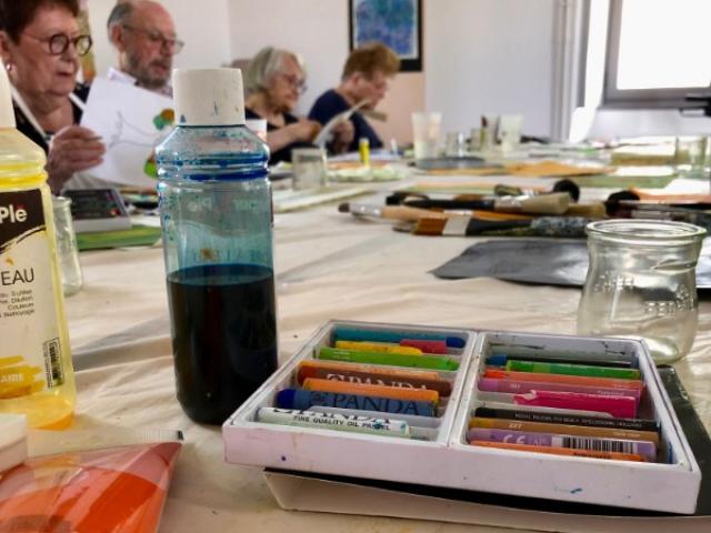  Scénographie participative à la résidence La Davrays pour embellir leur jardin