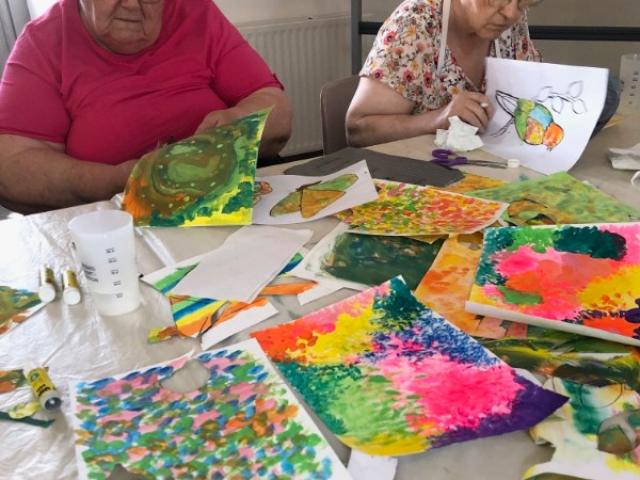  Scénographie participative à la résidence La Davrays pour embellir leur jardin