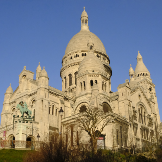 Parcours scénographie son et lumière dans la crypte du Sacré Coeur de Paris